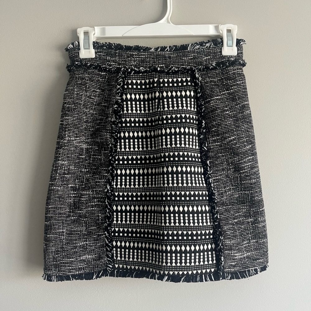 French Connection Black & White Pixel Mix Tweed Mini Skirt. Size 0.